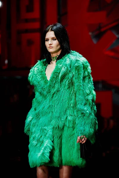 Look 29